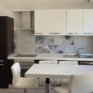 https://royal-milano-linate-apartments.it-lombardy.com